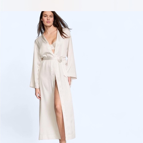 NWT Bride long satin robe white cream Women's Robe - Picture 1 of 4